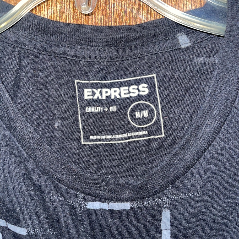 Graphic t-shirt - Picture 2 of 3